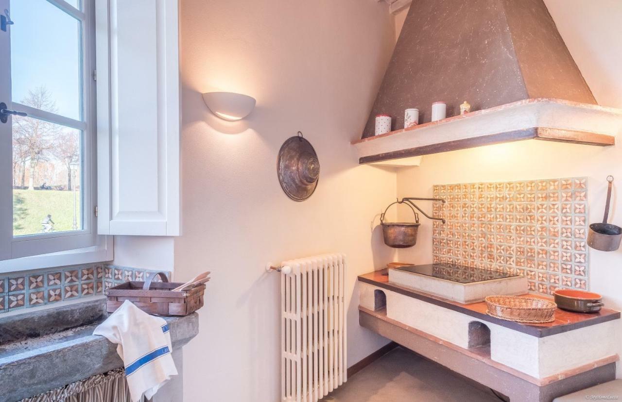 Apartamento Tornese With Private Parking And Terrace Lucca Exterior foto