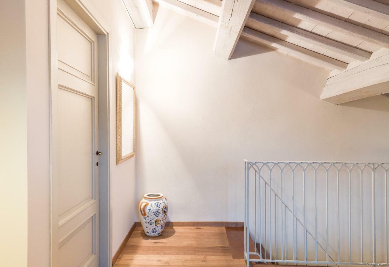 Apartamento Tornese With Private Parking And Terrace Lucca Exterior foto